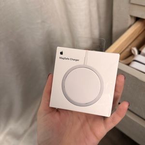 Wireless apple charger